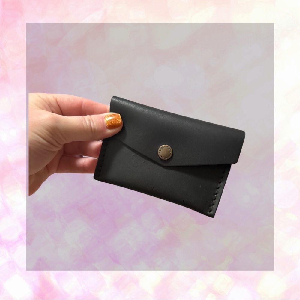 🦄 Portland Leather Mini Envelope Wallet – Smooth Black (Sold Out Online)!